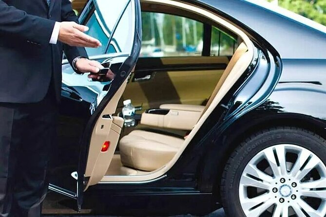 Private One-way Transfer Lynden Pindling Airport To Nassau - The ride back to the airport