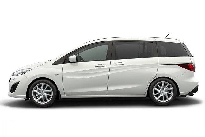 Private Roundtrip Minivan Airport Transfer to Downtown Nassau - The ride into downtown Nassau