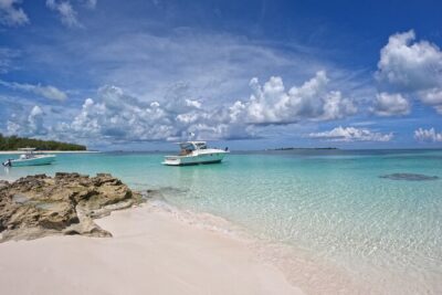Private Snorkeling or Fishing Charter in Nassau – 38ft Free Time