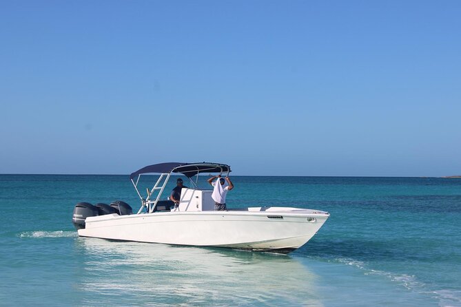 Private speed boat beach and bar hopping visiting Rose island - Who gets the best value from $850