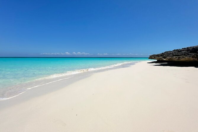 Private Tour 45ft Powerboat to Nearby Islands - Green Cay and its sea turtles
