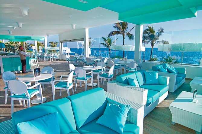 Round trip Airport (LPIA) to Atlantis, Comfort Suites, Warrick, Harbourside, RIU - Small stops that can make a big difference