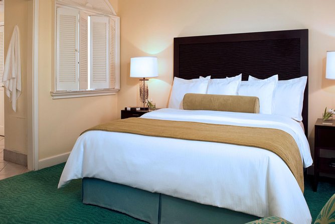 Round trip Airport (LPIA) to Baha Mar, Melia, West Bay St, Cable Beach, Breezes - A driver who can help you get oriented