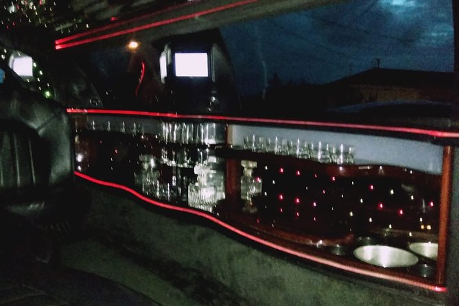 Round Trip Nassau Airport ARRIVAL (NASSAU LIMOUSINE) - Flight delays, waiting time, and extra charges