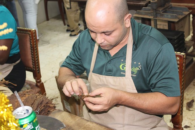 Rum Reggae and Rhythms Tour: Dancing and Cocktails - Graycliff Chocolatier and island flavors
