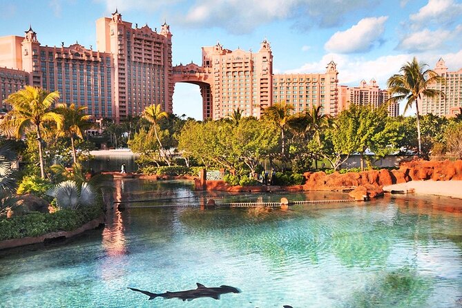 Sightseeing Island Tours Nassau Bahamas Paradise Island - Meeting Kareem at Woodes Rodgers Walk