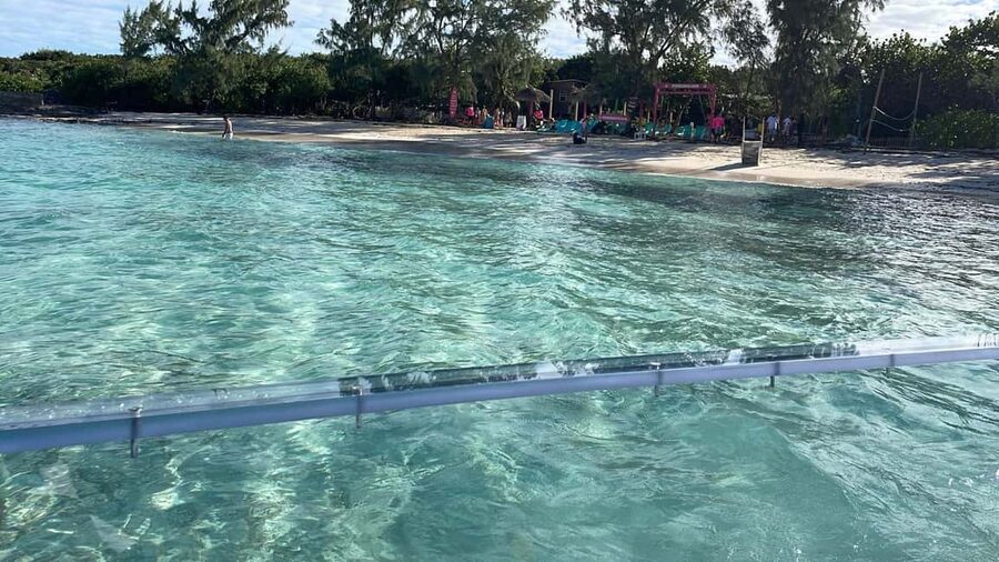 The Clear Boat Experience Bahamas drinks and snacks included - Quick points to know before booking