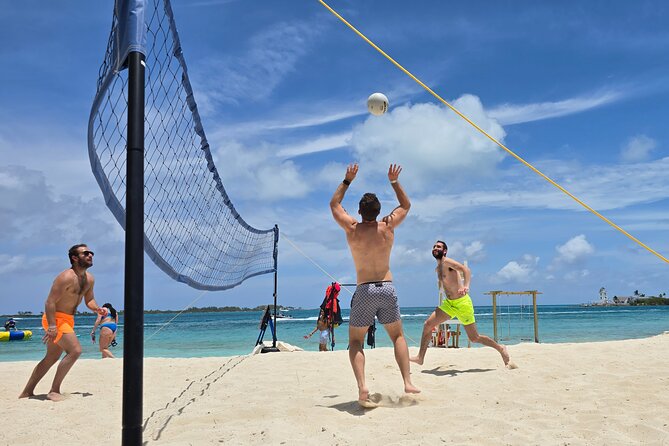 The Ultimate Bahamian Beach Day: Pigs, Jet Ski, Snorkeling & More - Athol Island and the Private Pig Beach