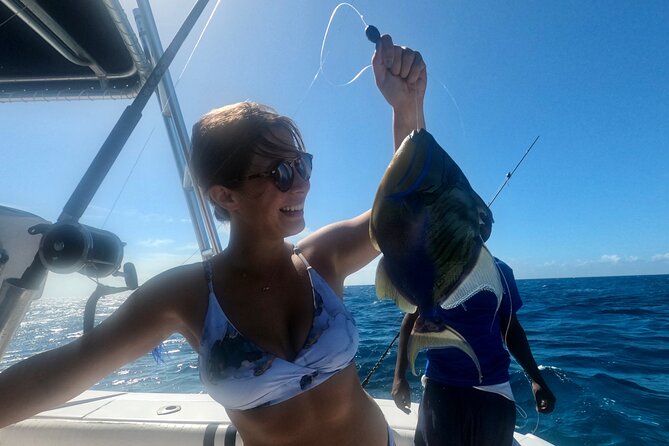 Ultimate SeaXscape Pigs/Turtles/Snorkel/Lunch/Drinks/PU/DO - Conch, Lunch, and Drinks on the Water